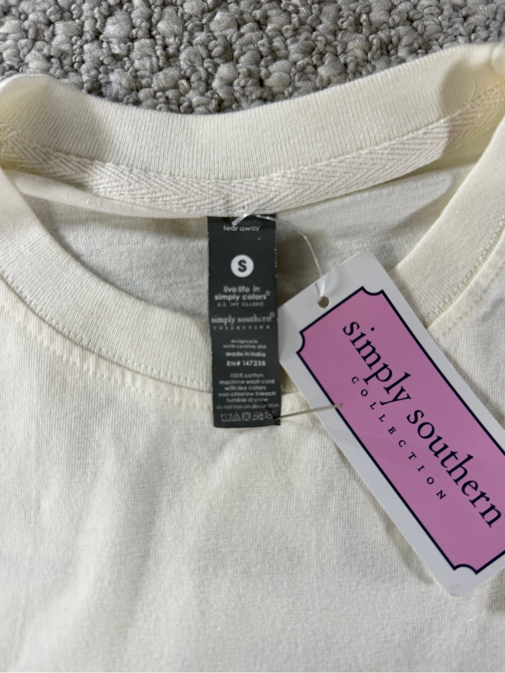 Simply Southern Cream 'Life's Better With Dogs’ Short Sleeve Tee Women’s Size S - Picture 7 of 8